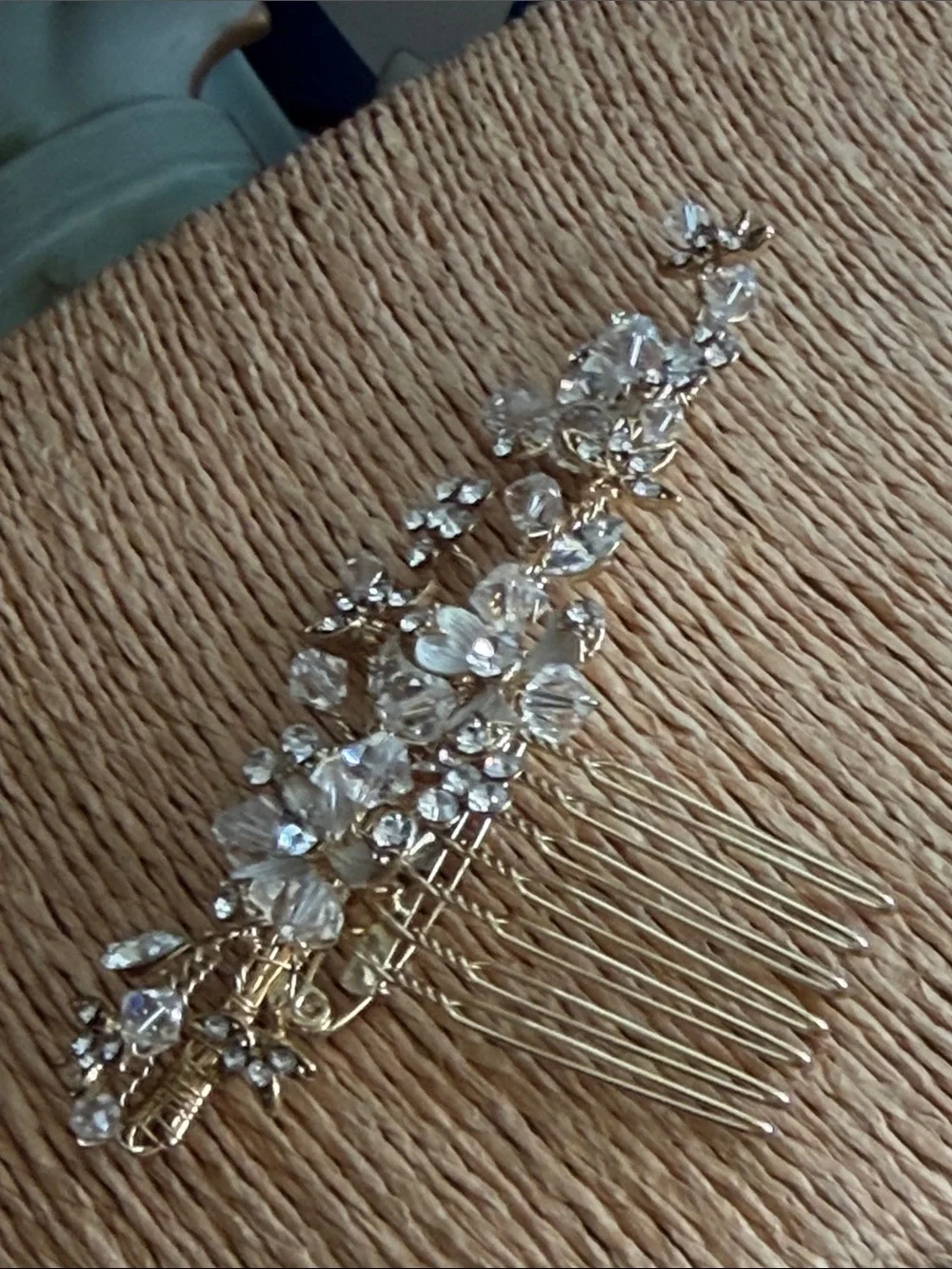 Artisan elegant gold